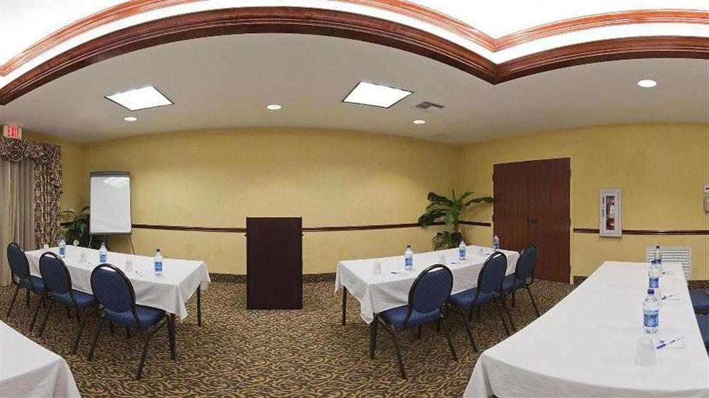 Holiday Inn Express & Suites Sebring By Ihg Exterior photo