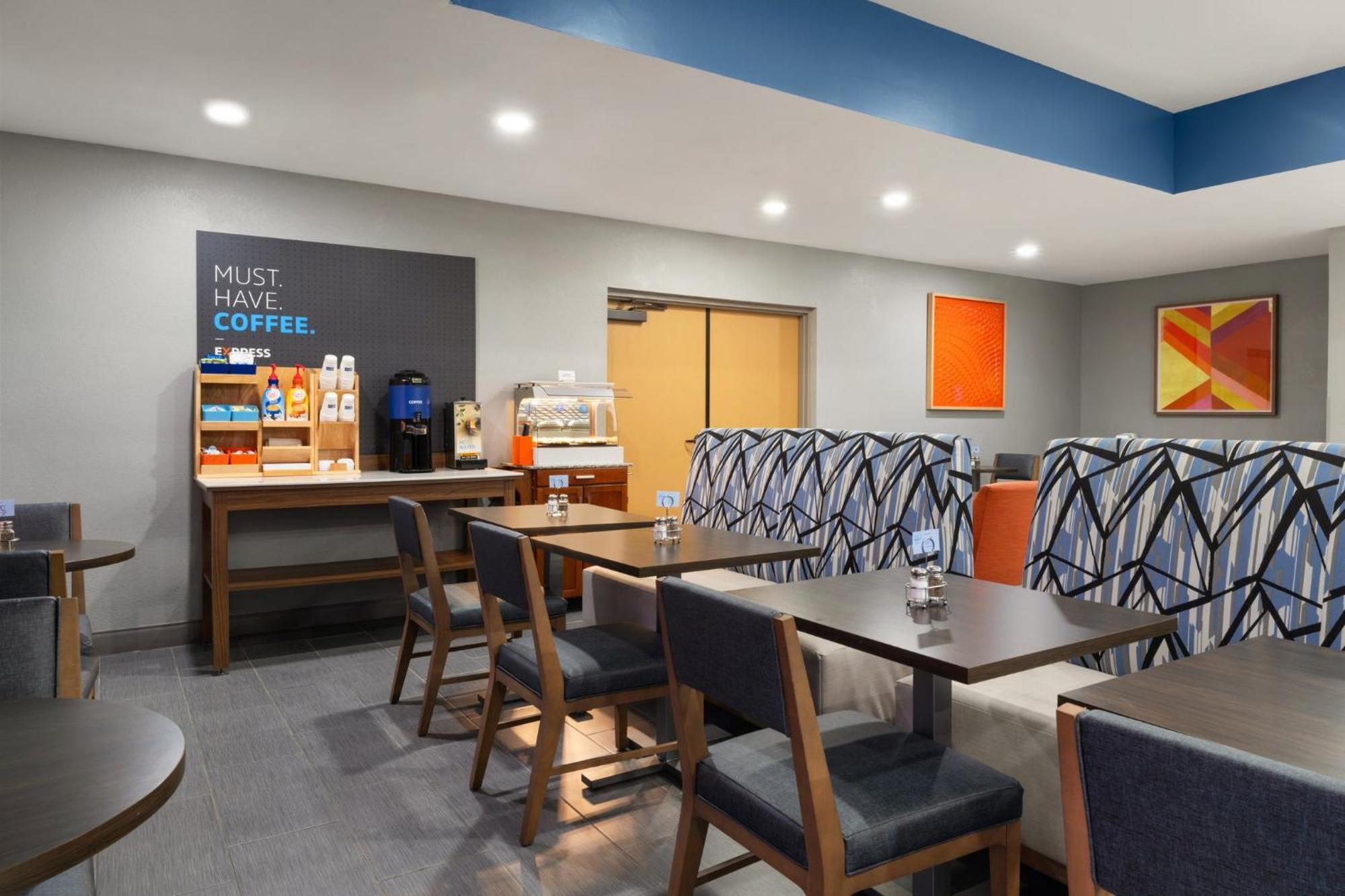 Holiday Inn Express & Suites Sebring By Ihg Exterior photo