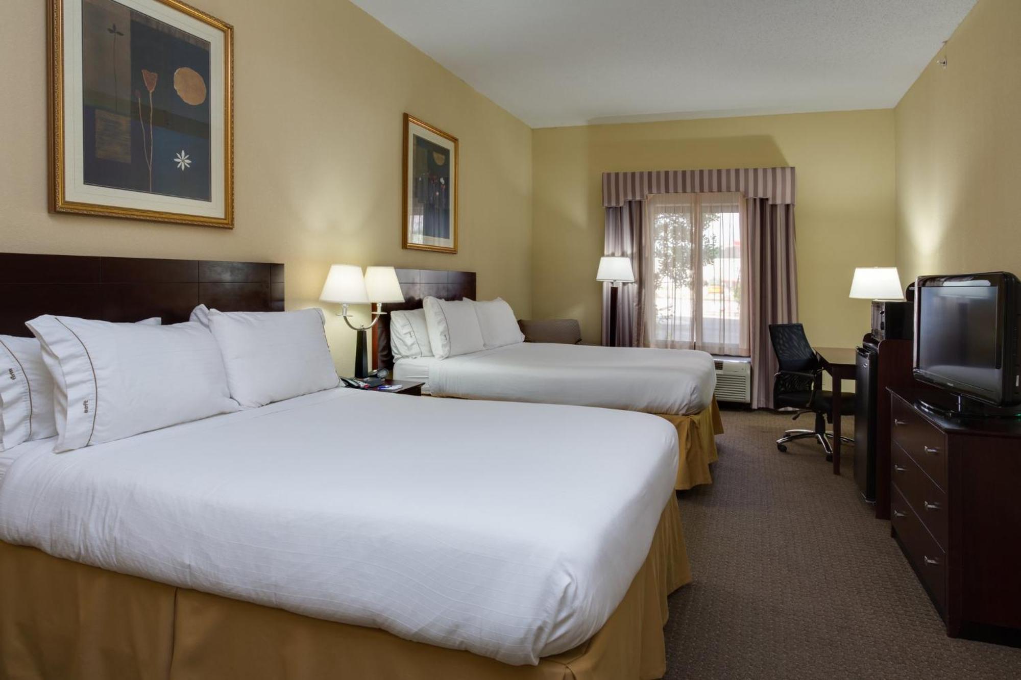 Holiday Inn Express & Suites Sebring By Ihg Exterior photo