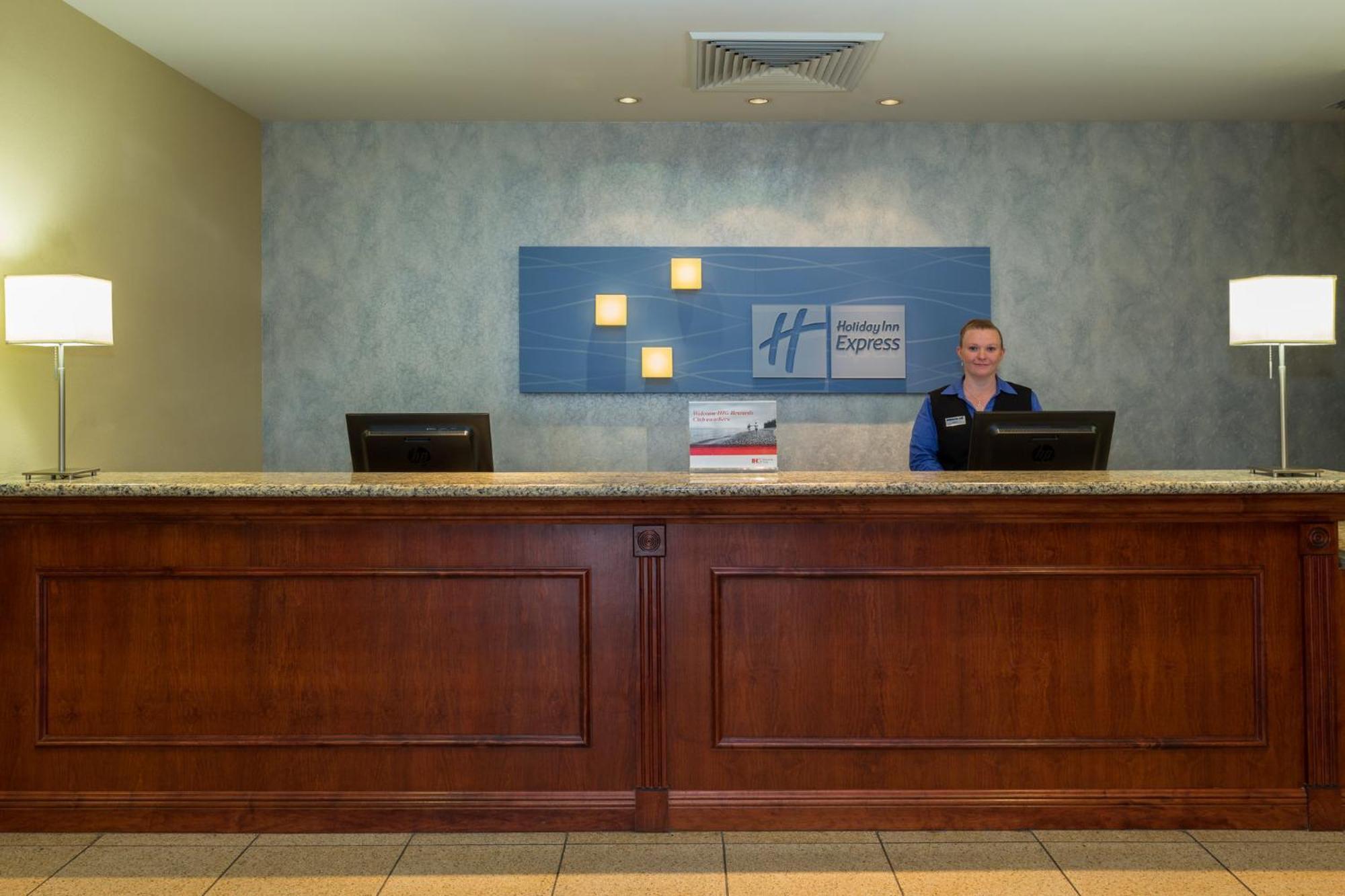 Holiday Inn Express & Suites Sebring By Ihg Exterior photo