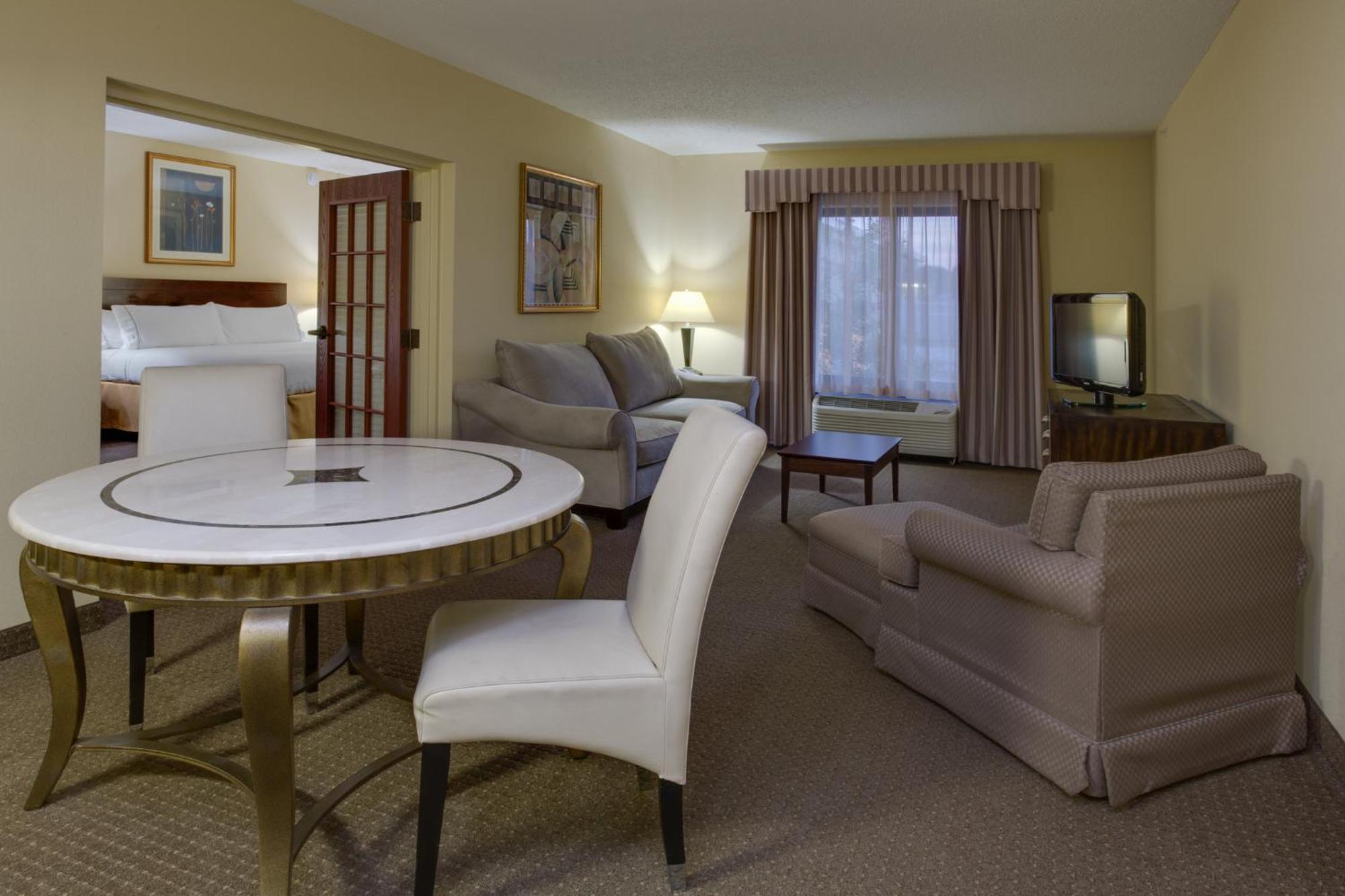 Holiday Inn Express & Suites Sebring By Ihg Exterior photo