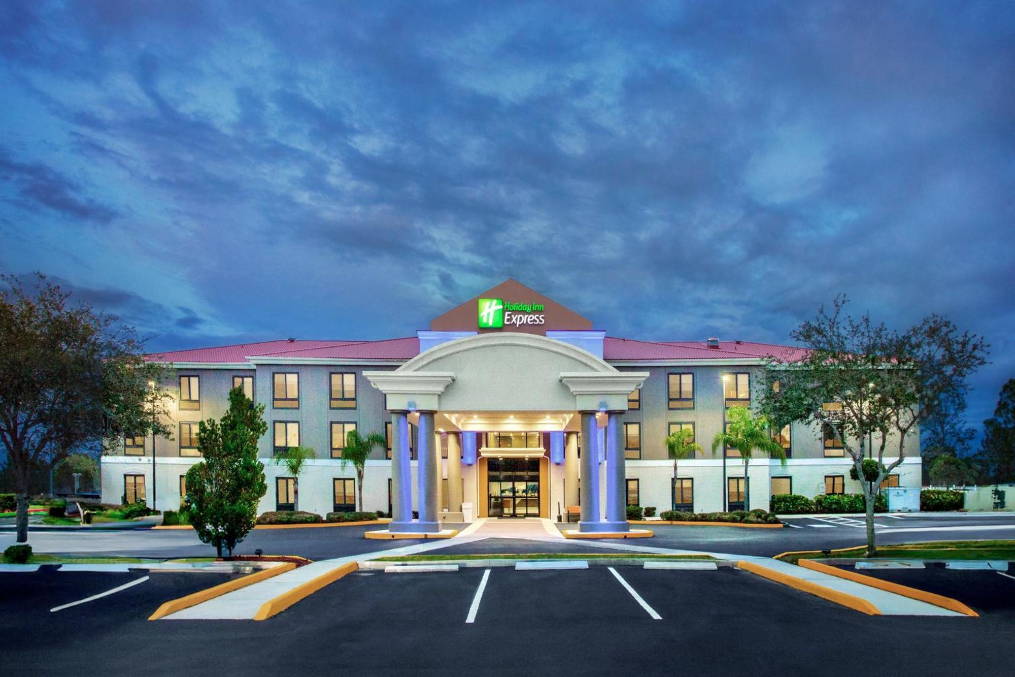 Holiday Inn Express & Suites Sebring By Ihg Exterior photo
