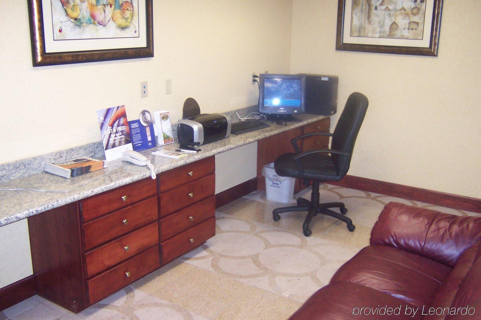 Holiday Inn Express & Suites Sebring By Ihg Facilities photo